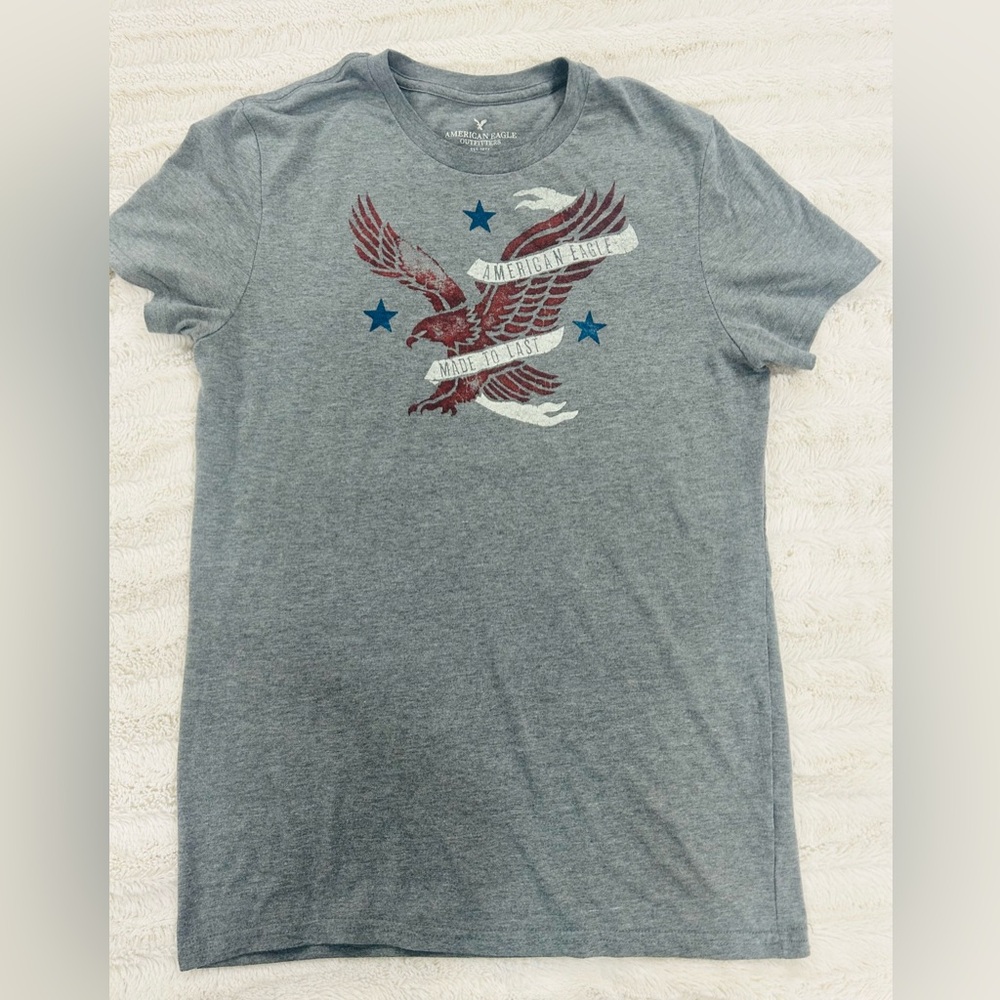 American Eagle Outfitters Gray Patriotic Tee “Made to last”